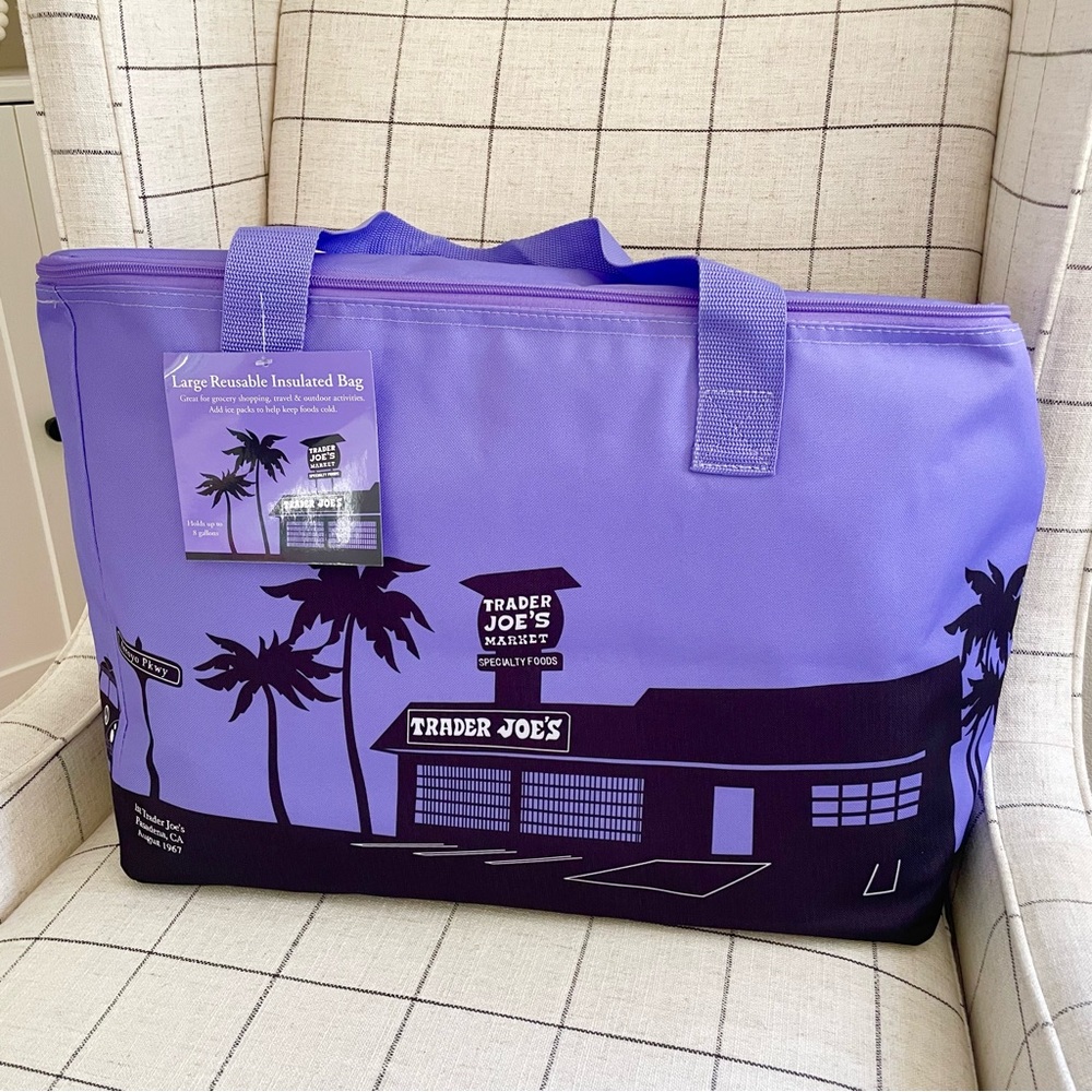 Trader Joe’s Lilac Purple NWT Large Reusable Insulated Tote Bag 2024 Release